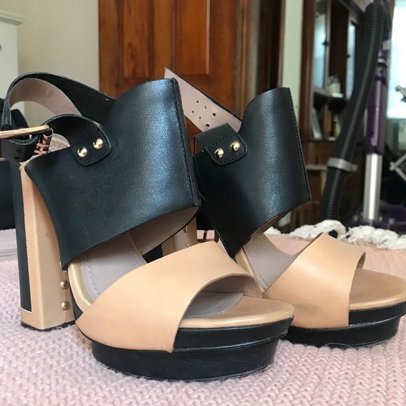 Vince Camuto Block Heels - Picture 2 of 6